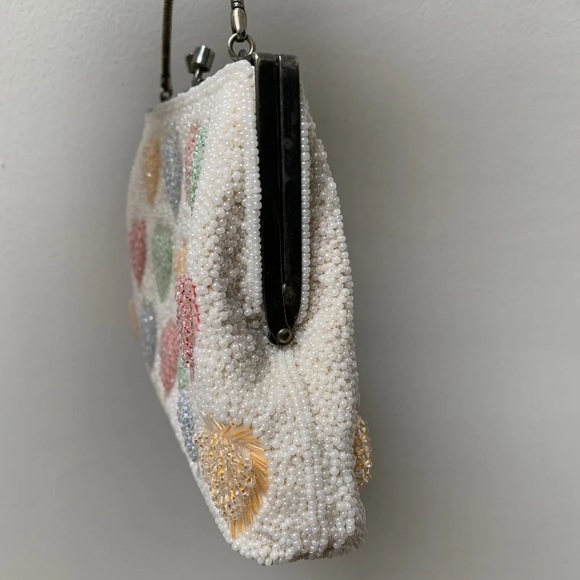 022 - Original Vintage 50s 60s Heavily Beaded Bag 
Snake chain handle - Picture 8 of 15